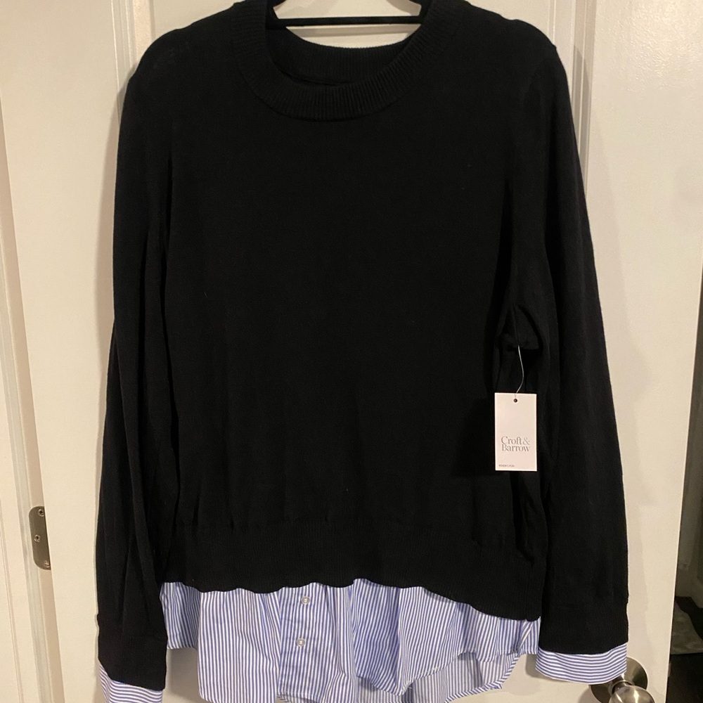 Croft & Barrow Black Top with Blue Accents